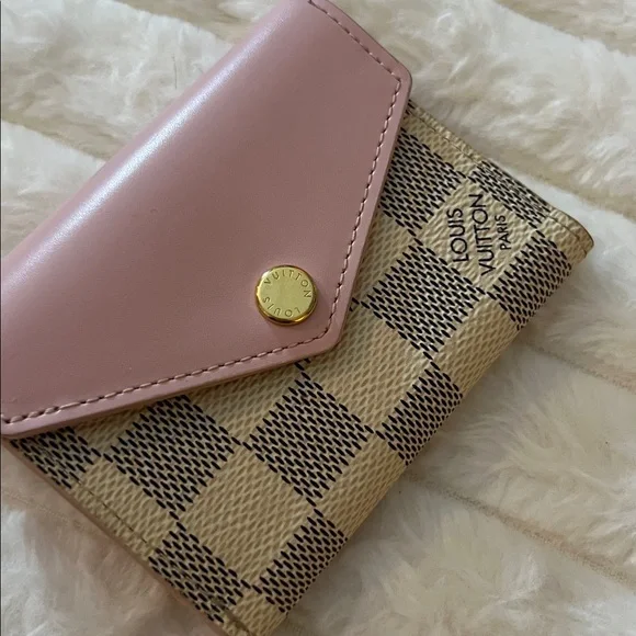 Louis Vuitton Pink and Tan Checkered Wallet - Picture 8 of 8